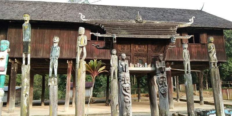Rumah Betang · Tumbang Anoi